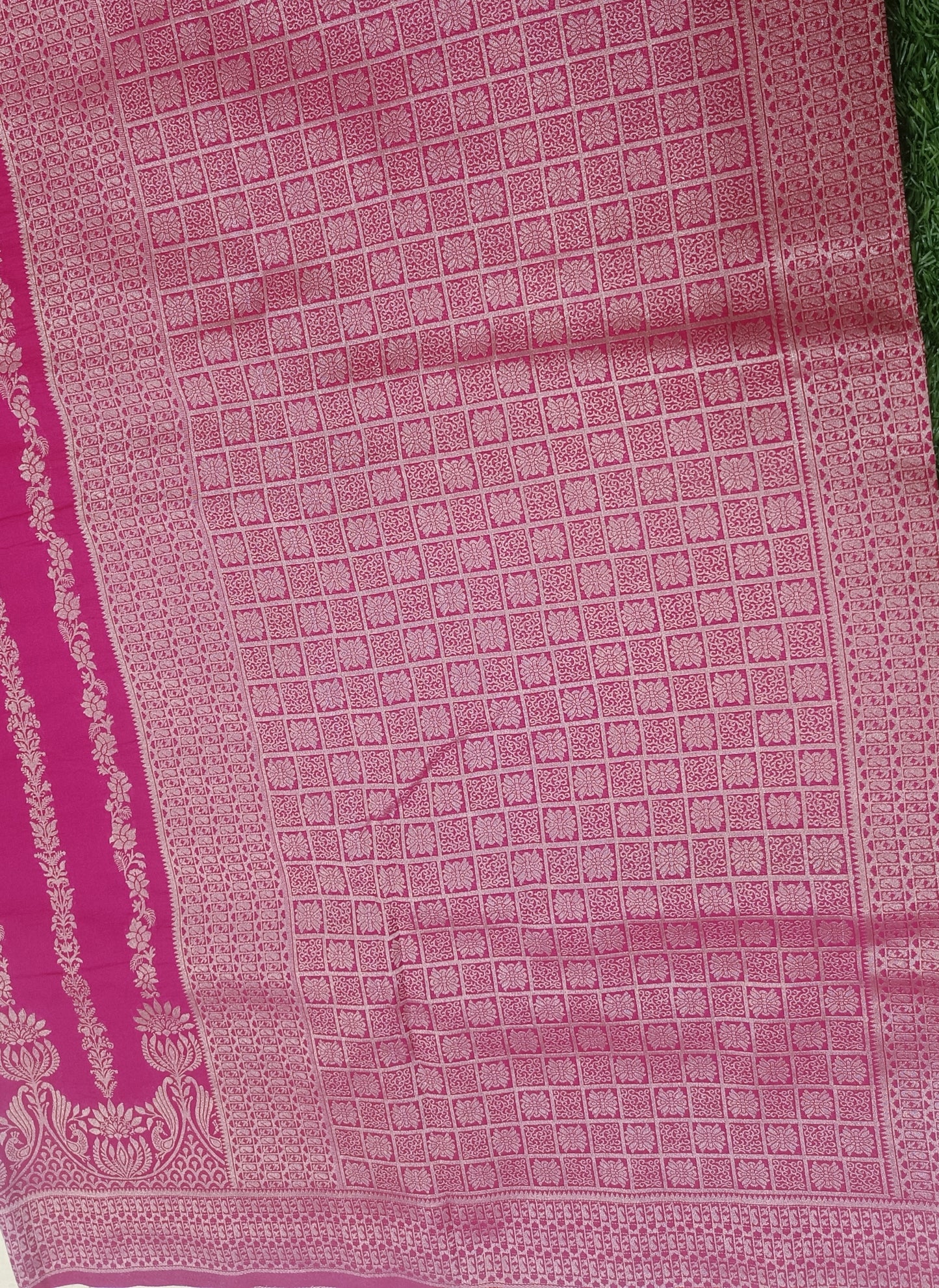 Pink Peacock Scallop Banarasi Silk Saree